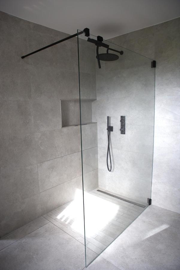 Peaceful Modern 2 Bedroom Penthouse With Nice View Hesperange Exterior photo